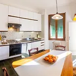 Lorena Flat Firenze
